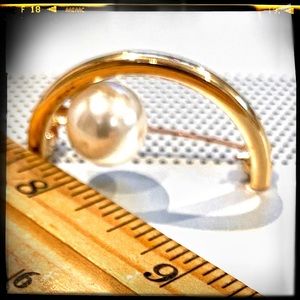 💎 Brooch faux pearl